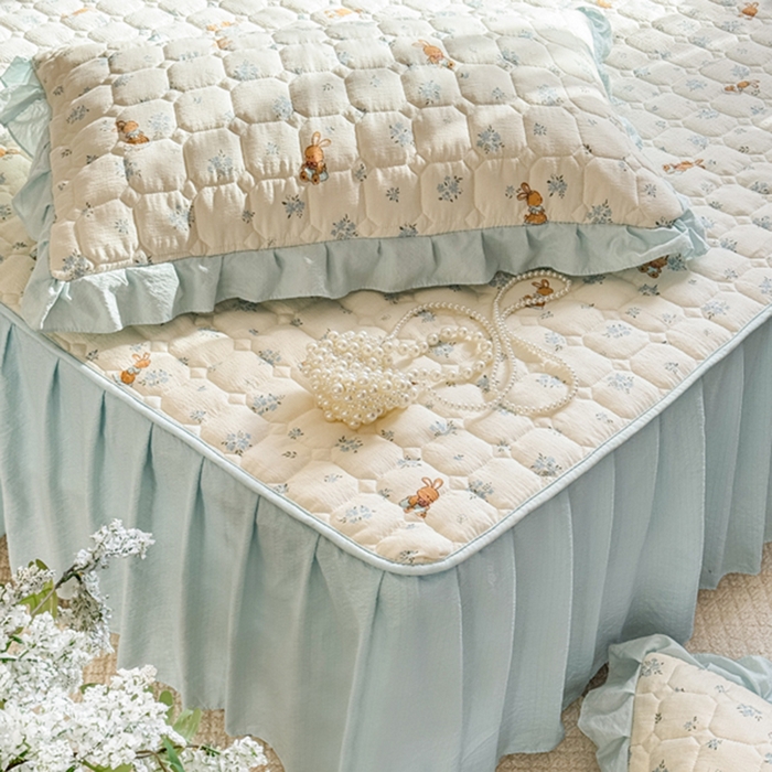 91家纺网 家纺一手货源 找家纺 禧缘家纺（原梦想家） 2026新款小清新皱皱纱木棉床裙式床笠印花单枕套 兔兔