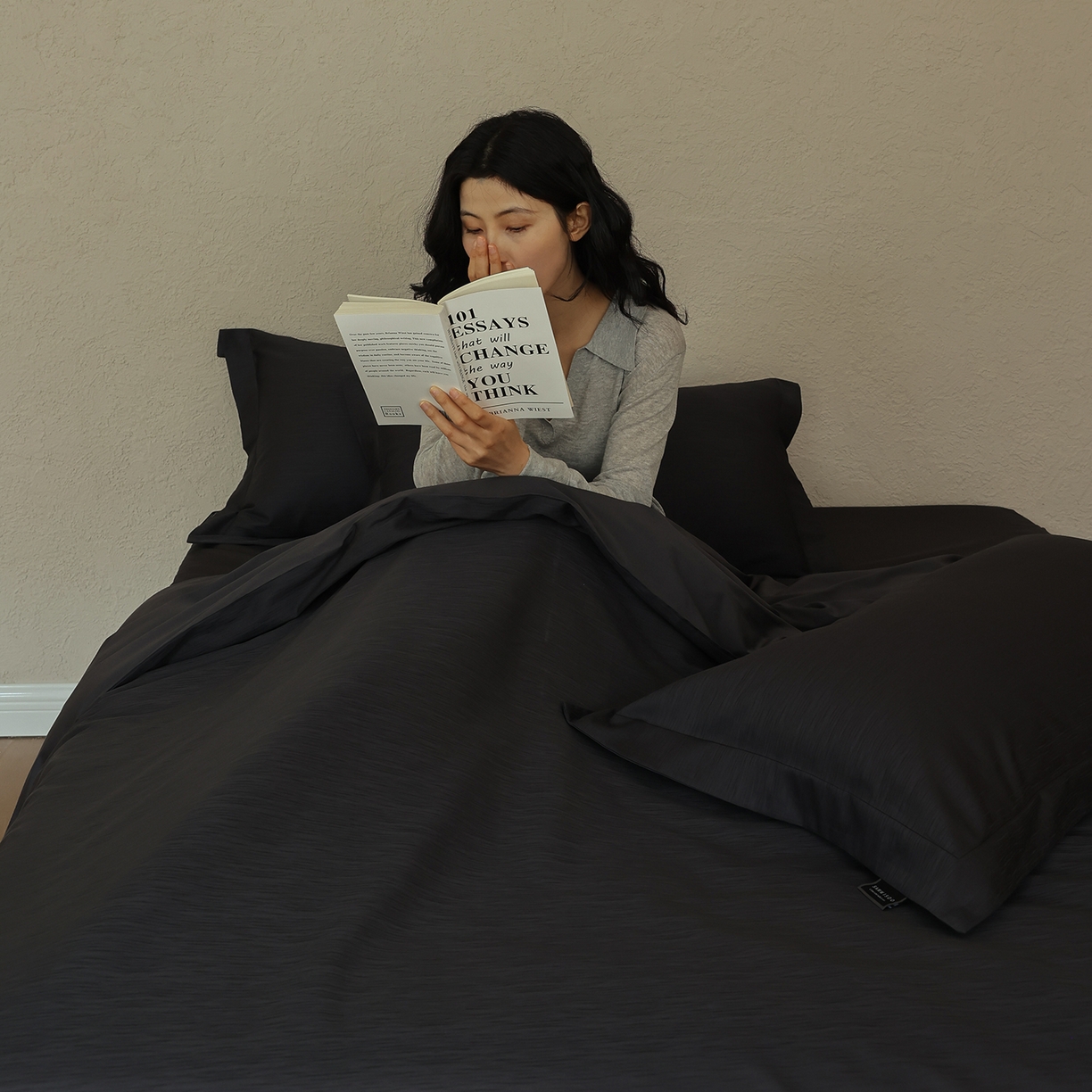 91家纺网 家纺一手货源 找家纺 三味舒屋 2026新款长绒棉全棉提花四件套-尼亚系列 尼亚黑灰