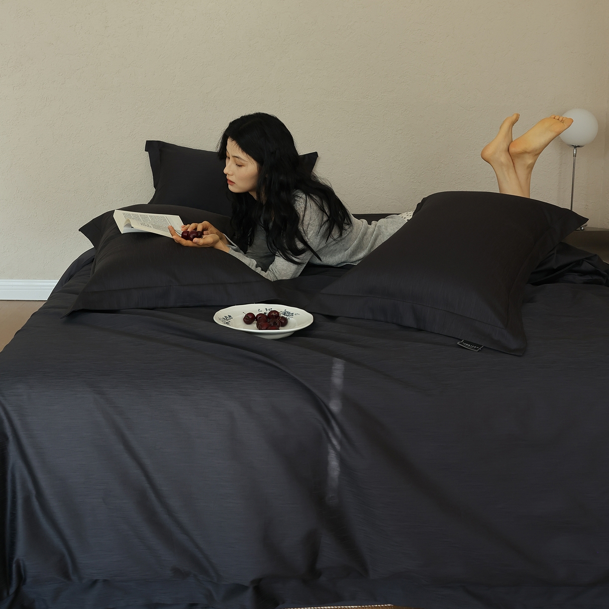 91家纺网 家纺一手货源 找家纺 三味舒屋 2026新款长绒棉全棉提花四件套-尼亚系列 尼亚黑灰