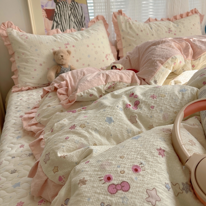 91家纺网 家纺一手货源 找家纺 迪梦姿家纺 2026新款高克重泡芙纱泡泡纱床盖款四件套系列 躲猫猫