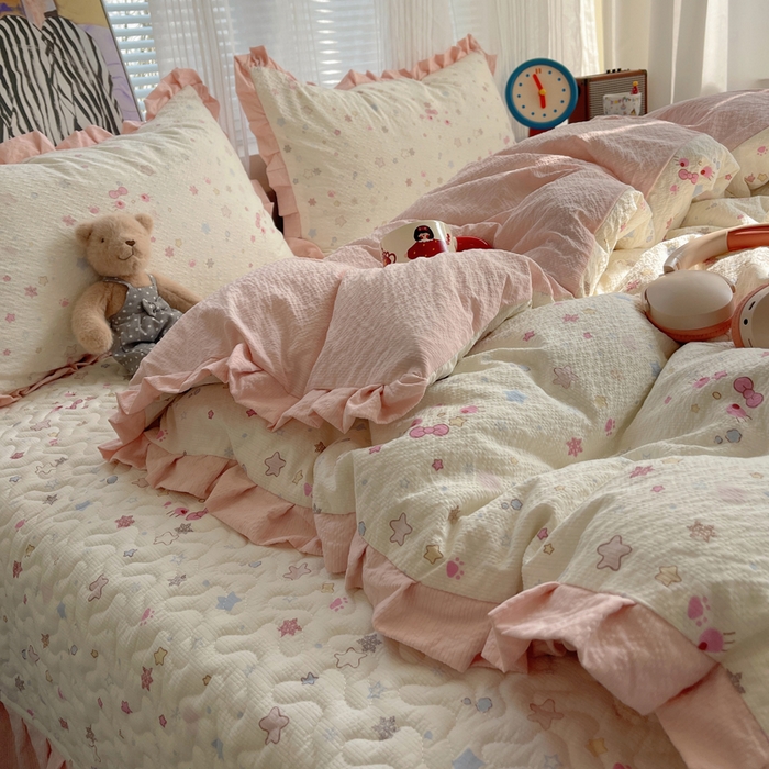 91家纺网 家纺一手货源 找家纺 迪梦姿家纺 2026新款高克重泡芙纱泡泡纱床盖款四件套系列 躲猫猫