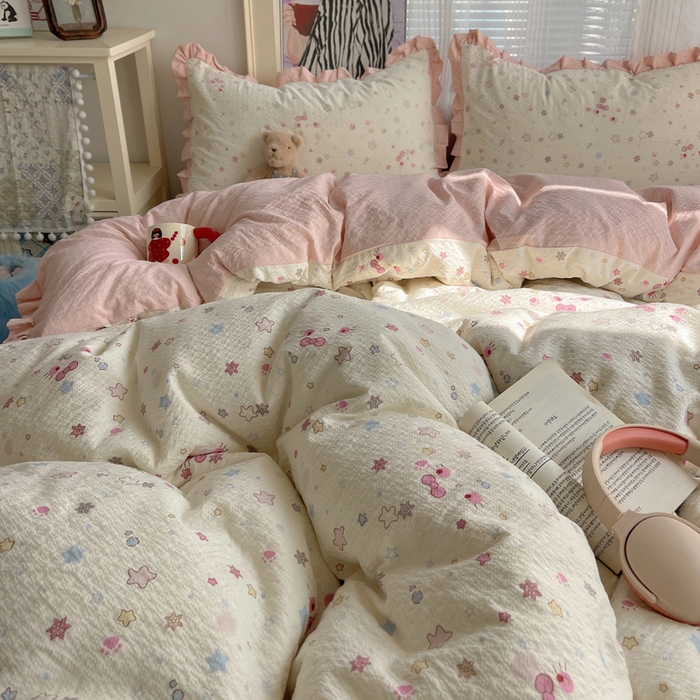 91家纺网 家纺一手货源 找家纺 迪梦姿家纺 2026新款高克重泡芙纱泡泡纱床盖款四件套系列 躲猫猫