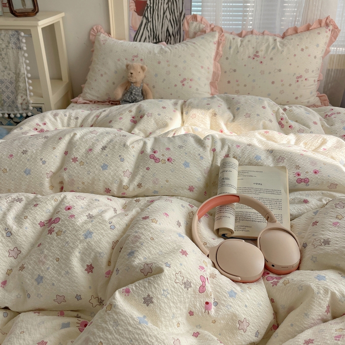 91家纺网 家纺一手货源 找家纺 迪梦姿家纺 2026新款高克重泡芙纱泡泡纱床盖款四件套系列 躲猫猫