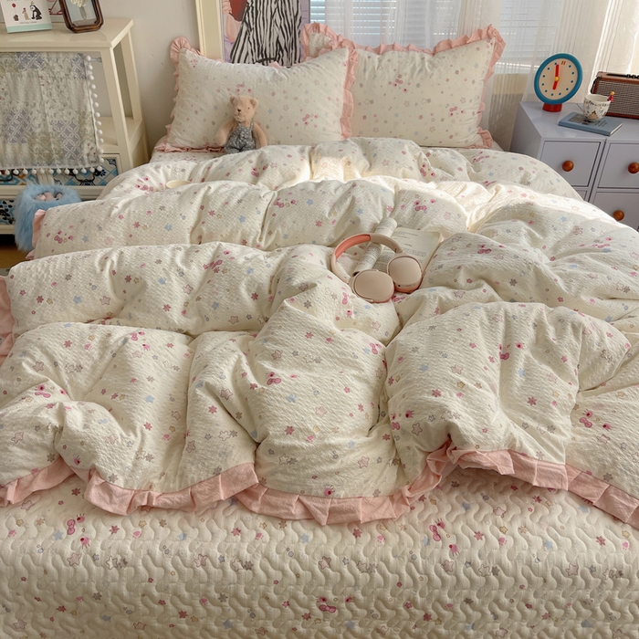 91家纺网 家纺一手货源 找家纺 迪梦姿家纺 2026新款高克重泡芙纱泡泡纱床盖款四件套系列 躲猫猫