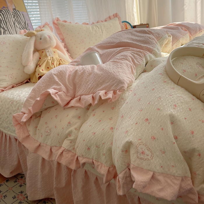 91家纺网 家纺一手货源 找家纺 迪梦姿家纺 2026新款高克重泡芙纱泡泡纱床盖款四件套系列 春日甜桃心米