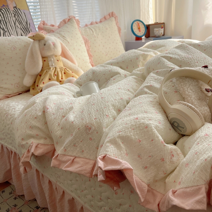 91家纺网 家纺一手货源 找家纺 迪梦姿家纺 2026新款高克重泡芙纱泡泡纱床盖款四件套系列 春日甜桃心米