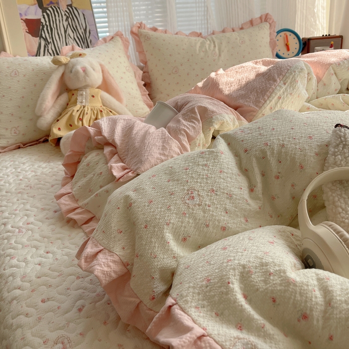 91家纺网 家纺一手货源 找家纺 迪梦姿家纺 2026新款高克重泡芙纱泡泡纱床盖款四件套系列 春日甜桃心米