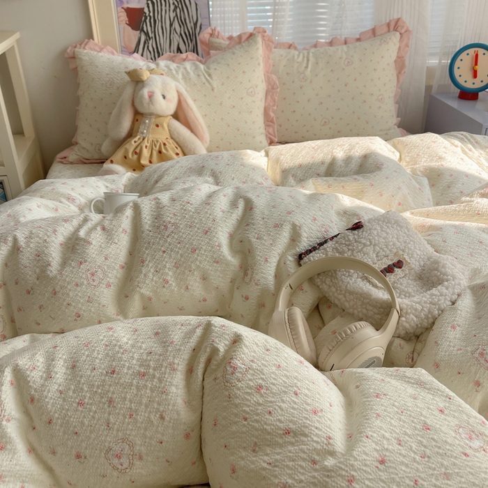 91家纺网 家纺一手货源 找家纺 迪梦姿家纺 2026新款高克重泡芙纱泡泡纱床盖款四件套系列 春日甜桃心米