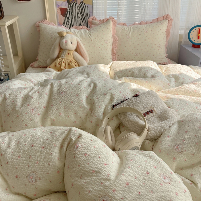 91家纺网 家纺一手货源 找家纺 迪梦姿家纺 2026新款高克重泡芙纱泡泡纱床盖款四件套系列 春日甜桃心米