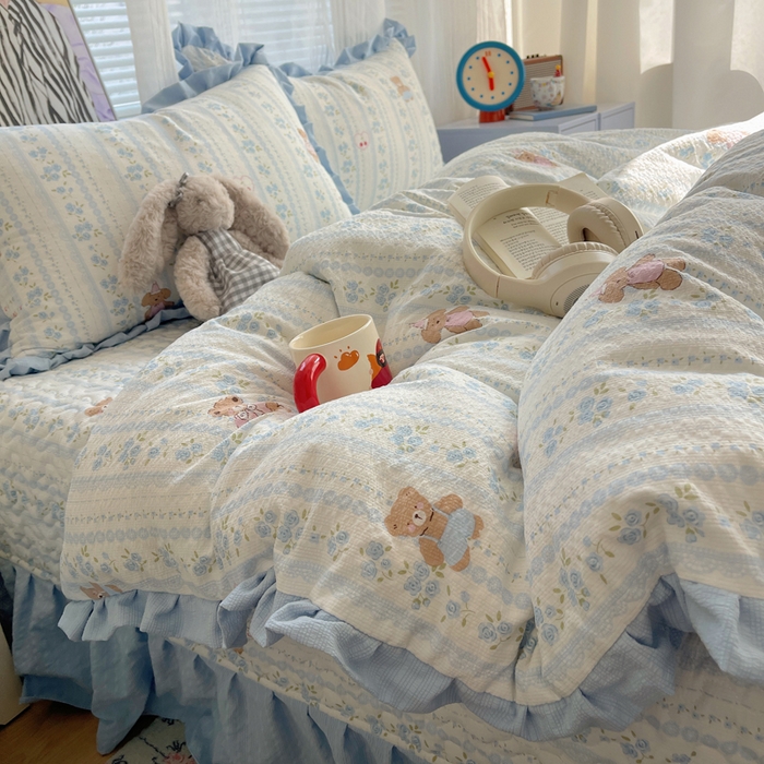 91家纺网 家纺一手货源 找家纺 迪梦姿家纺 2026新款高克重泡芙纱泡泡纱床盖款四件套系列 纯宅熊