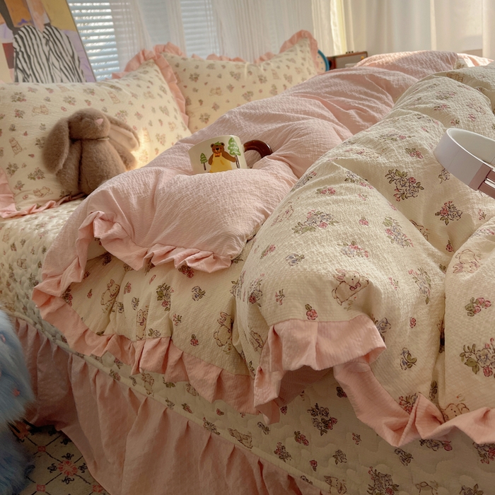 91家纺网 家纺一手货源 找家纺 迪梦姿家纺 2026新款高克重泡芙纱泡泡纱床盖款四件套系列 花野兔眠