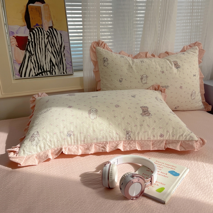 91家纺网 家纺一手货源 找家纺 迪梦姿家纺 2026新款高克重泡芙纱泡泡纱床盖款四件套系列 悦悦小兔