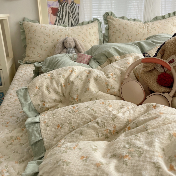 91家纺网 家纺一手货源 找家纺 迪梦姿家纺 2026新款高克重泡芙纱泡泡纱床盖款四件套系列 浅沙花影黄