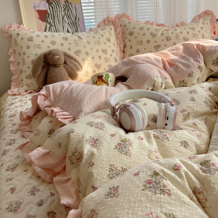 91家纺网 家纺一手货源 找家纺 迪梦姿家纺 2026新款高克重泡芙纱泡泡纱床盖款四件套系列 花野兔眠