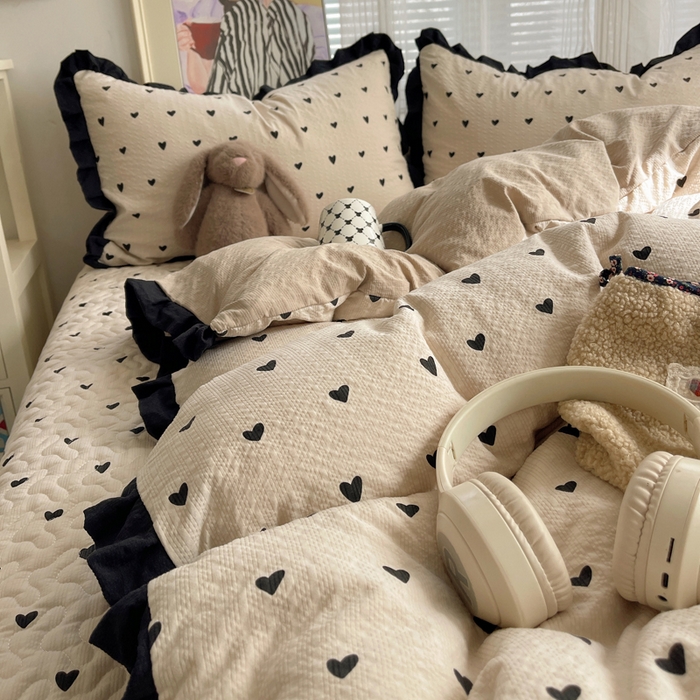 91家纺网 家纺一手货源 找家纺 迪梦姿家纺 2026新款高克重泡芙纱泡泡纱床盖款四件套系列 甜心咖絮