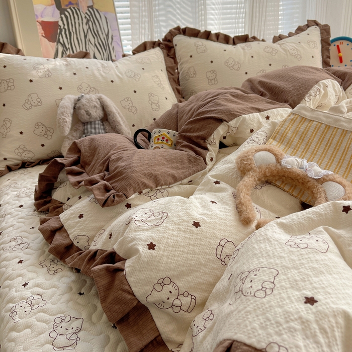 91家纺网 家纺一手货源 找家纺 迪梦姿家纺 2026新款高克重泡芙纱泡泡纱床盖款四件套系列 描线小猫咖