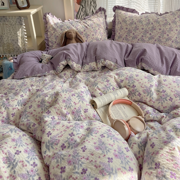 91家纺网 家纺一手货源 找家纺 迪梦姿家纺 2026新款高克重泡芙纱泡泡纱床盖款四件套系列 紫雾花蝶集