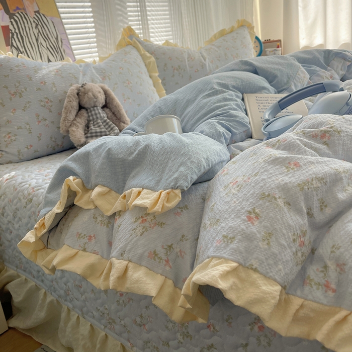 91家纺网 家纺一手货源 找家纺 迪梦姿家纺 2026新款高克重泡芙纱泡泡纱床盖款四件套系列 浅沙花影蓝