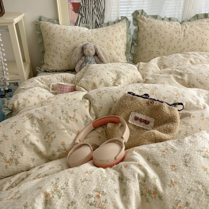 91家纺网 家纺一手货源 找家纺 迪梦姿家纺 2026新款高克重泡芙纱泡泡纱床盖款四件套系列 浅沙花影黄