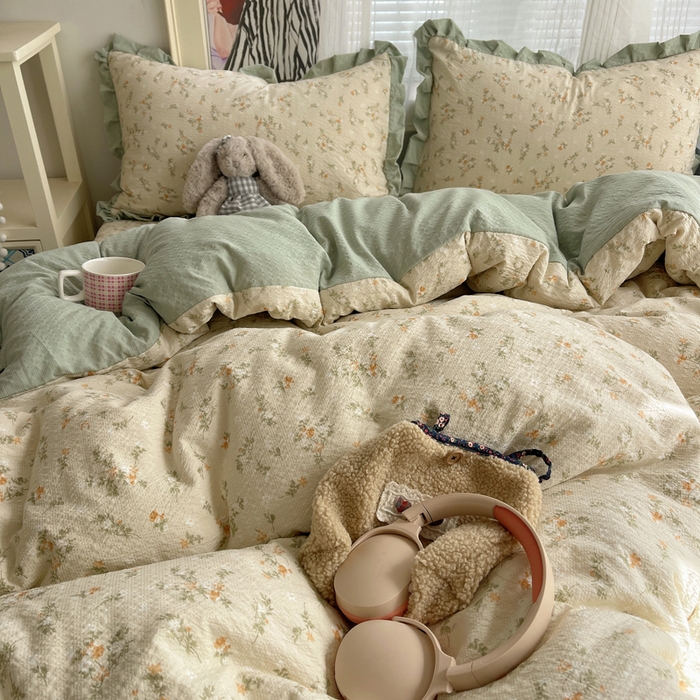 91家纺网 家纺一手货源 找家纺 迪梦姿家纺 2026新款高克重泡芙纱泡泡纱床盖款四件套系列 浅沙花影黄