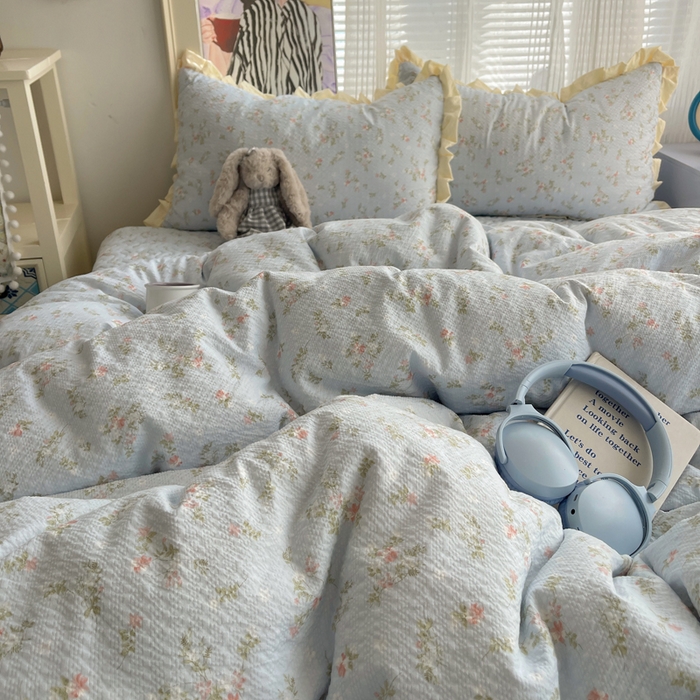 91家纺网 家纺一手货源 找家纺 迪梦姿家纺 2026新款高克重泡芙纱泡泡纱床盖款四件套系列 浅沙花影蓝