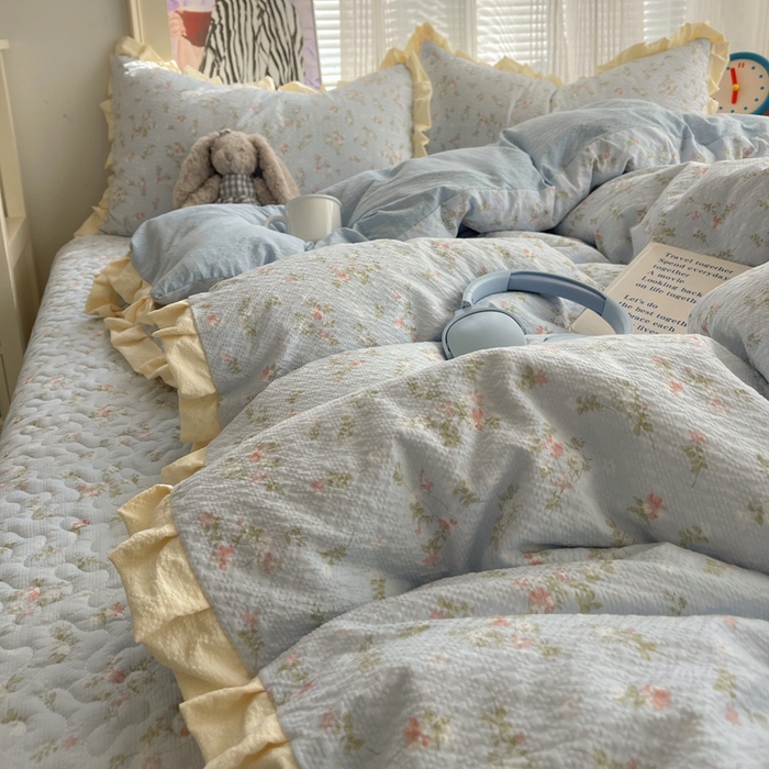 91家纺网 家纺一手货源 找家纺 迪梦姿家纺 2026新款高克重泡芙纱泡泡纱床盖款四件套系列 浅沙花影蓝