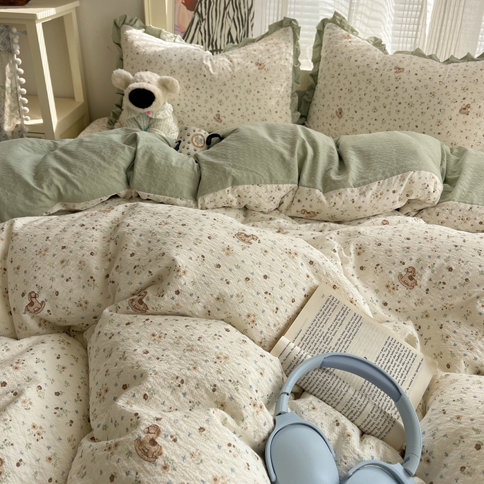 91家纺网 家纺一手货源 找家纺 迪梦姿家纺 2026新款高克重泡芙纱泡泡纱床盖款四件套系列 木马小花团