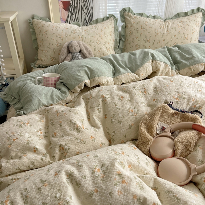 91家纺网 家纺一手货源 找家纺 迪梦姿家纺 2026新款高克重泡芙纱泡泡纱床盖款四件套系列 浅沙花影黄