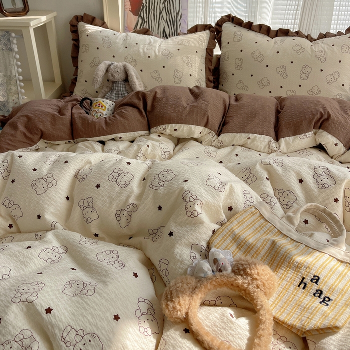 91家纺网 家纺一手货源 找家纺 迪梦姿家纺 2026新款高克重泡芙纱泡泡纱床盖款四件套系列 描线小猫咖