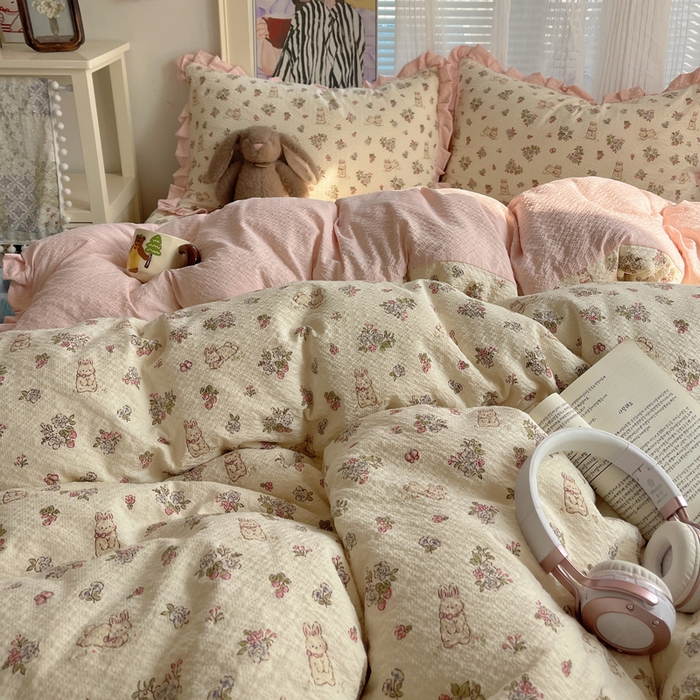 91家纺网 家纺一手货源 找家纺 迪梦姿家纺 2026新款高克重泡芙纱泡泡纱床盖款四件套系列 花野兔眠