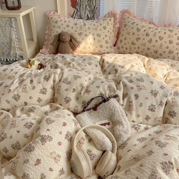 91家纺网 家纺一手货源 找家纺 迪梦姿家纺 2026新款高克重泡芙纱泡泡纱床盖款四件套系列 花野兔眠