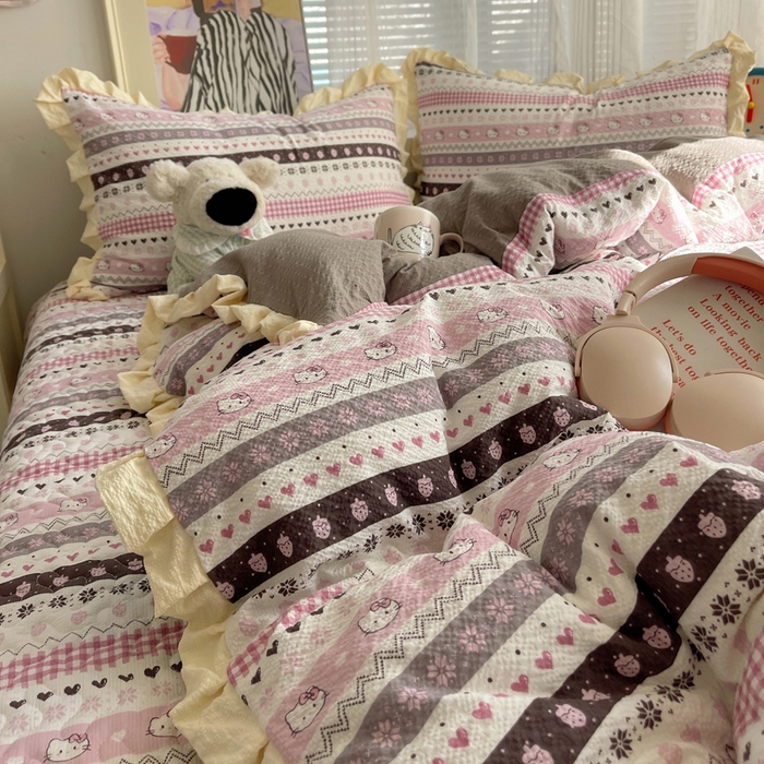 91家纺网 家纺一手货源 找家纺 迪梦姿家纺 2026新款高克重泡芙纱泡泡纱床盖款四件套系列 猫咪集粉