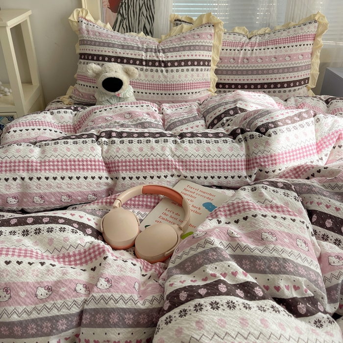 91家纺网 家纺一手货源 找家纺 迪梦姿家纺 2026新款高克重泡芙纱泡泡纱床盖款四件套系列 猫咪集粉