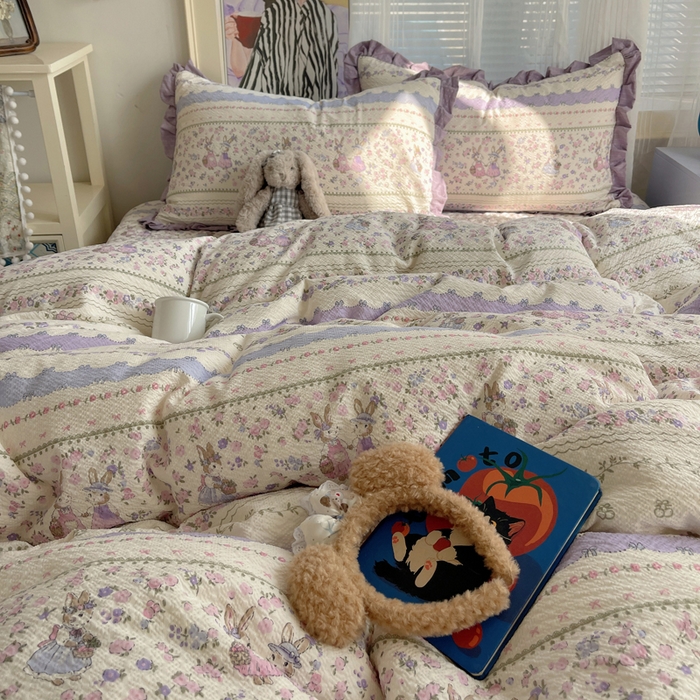 91家纺网 家纺一手货源 找家纺 迪梦姿家纺 2026新款高克重泡芙纱泡泡纱床盖款四件套系列 小兔裙边