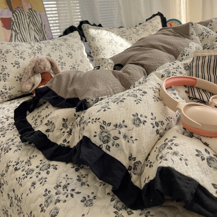 91家纺网 家纺一手货源 找家纺 迪梦姿家纺 2026新款高克重泡芙纱泡泡纱床盖款四件套系列 只闻花香