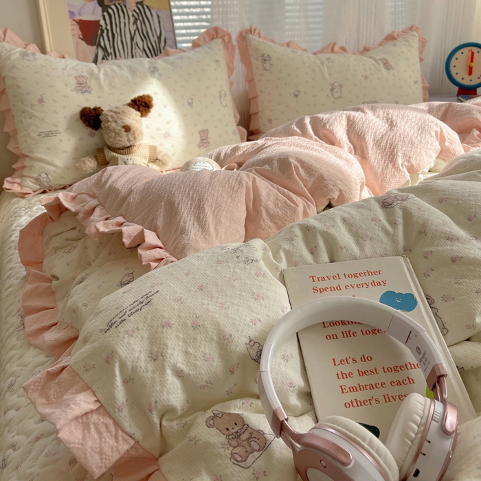 91家纺网 家纺一手货源 找家纺 迪梦姿家纺 2026新款高克重泡芙纱泡泡纱床盖款四件套系列 悦悦小兔