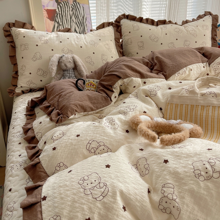 91家纺网 家纺一手货源 找家纺 迪梦姿家纺 2026新款高克重泡芙纱泡泡纱床盖款四件套系列 描线小猫咖