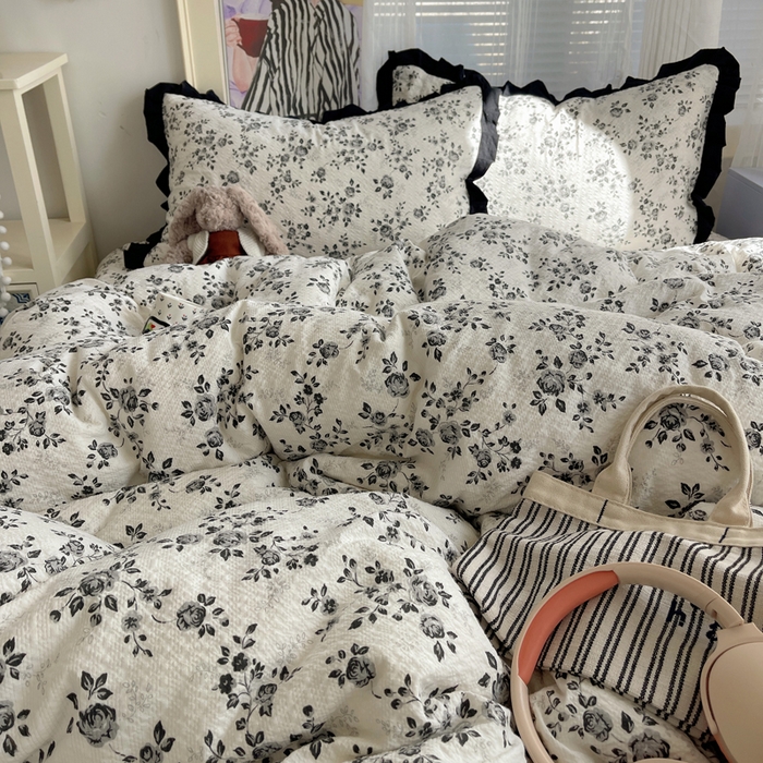 91家纺网 家纺一手货源 找家纺 迪梦姿家纺 2026新款高克重泡芙纱泡泡纱床盖款四件套系列 只闻花香