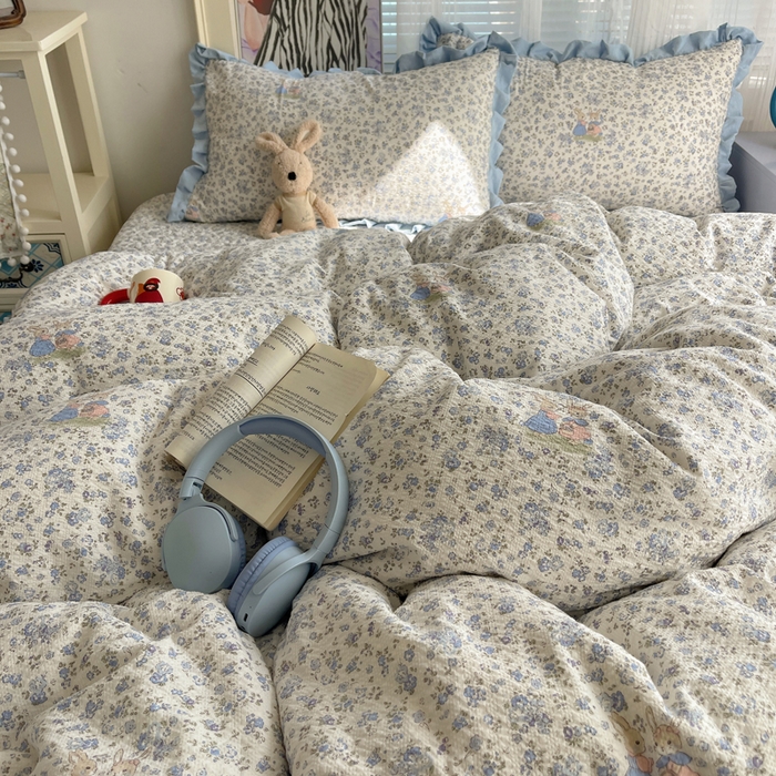 91家纺网 家纺一手货源 找家纺 迪梦姿家纺 2026新款高克重泡芙纱泡泡纱床盖款四件套系列 兔仔花田