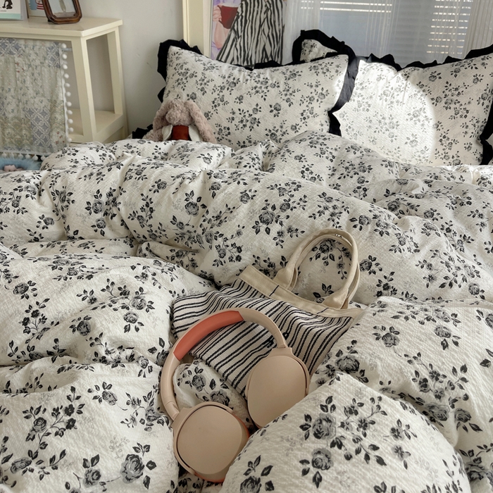 91家纺网 家纺一手货源 找家纺 迪梦姿家纺 2026新款高克重泡芙纱泡泡纱床盖款四件套系列 只闻花香