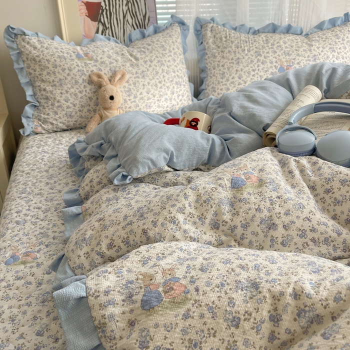 91家纺网 家纺一手货源 找家纺 迪梦姿家纺 2026新款高克重泡芙纱泡泡纱床盖款四件套系列 兔仔花田