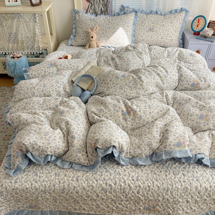 91家纺网 家纺一手货源 找家纺 迪梦姿家纺 2026新款高克重泡芙纱泡泡纱床盖款四件套系列 兔仔花田