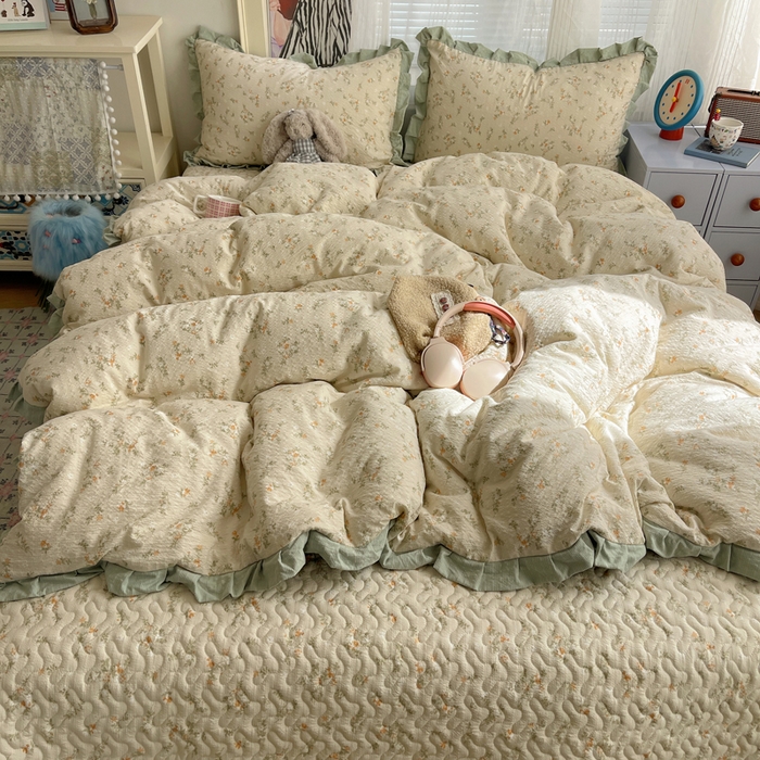 91家纺网 家纺一手货源 找家纺 迪梦姿家纺 2026新款高克重泡芙纱泡泡纱床盖款四件套系列 浅沙花影黄