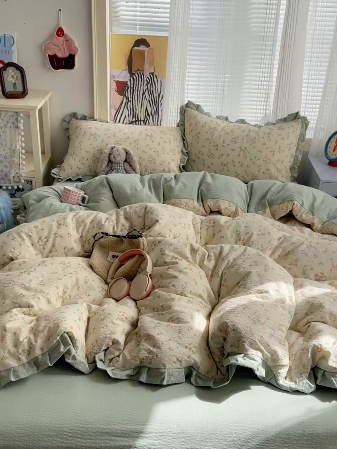 91家纺网 家纺一手货源 找家纺 迪梦姿家纺 2026新款高克重泡芙纱泡泡纱床盖款四件套系列 浅沙花影黄