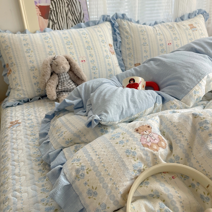 91家纺网 家纺一手货源 找家纺 迪梦姿家纺 2026新款高克重泡芙纱泡泡纱床盖款四件套系列 纯宅熊