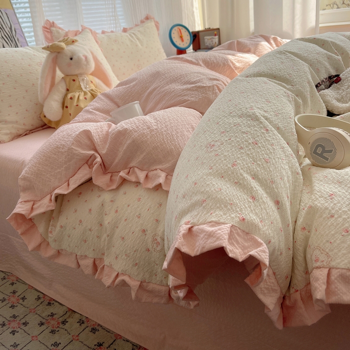 91家纺网 家纺一手货源 找家纺 迪梦姿家纺 2026新款高克重泡芙纱泡泡纱床单款四件套系列 春日甜桃心米