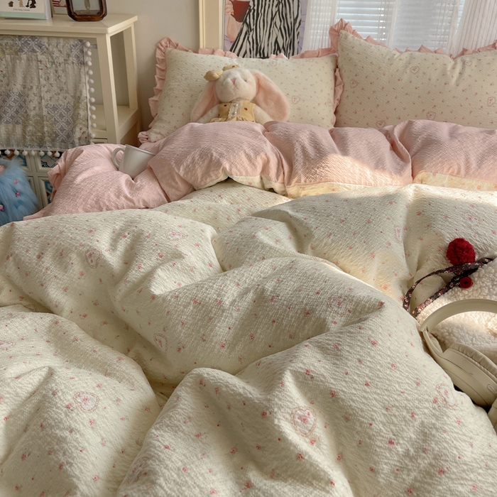 91家纺网 家纺一手货源 找家纺 迪梦姿家纺 2026新款高克重泡芙纱泡泡纱床单款四件套系列 春日甜桃心米