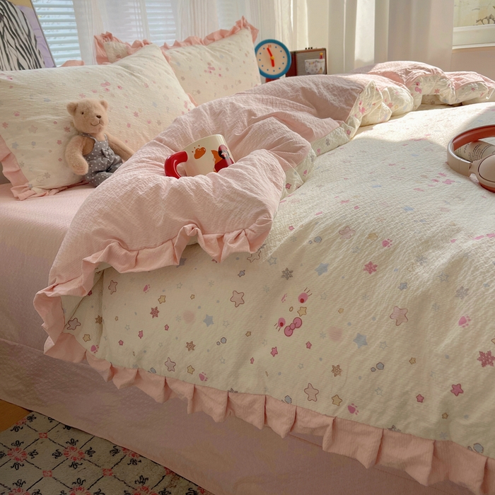 91家纺网 家纺一手货源 找家纺 迪梦姿家纺 2026新款高克重泡芙纱泡泡纱床单款四件套系列 躲猫猫