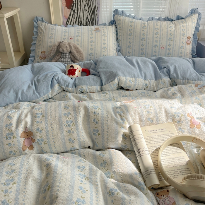 91家纺网 家纺一手货源 找家纺 迪梦姿家纺 2026新款高克重泡芙纱泡泡纱床单款四件套系列 纯宅熊