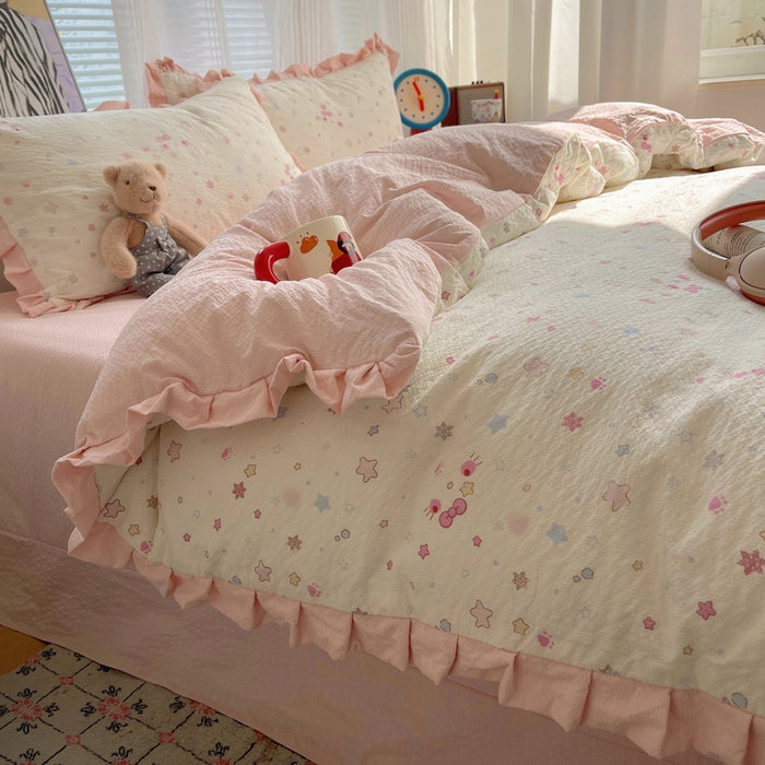 91家纺网 家纺一手货源 找家纺 迪梦姿家纺 2026新款高克重泡芙纱泡泡纱床单款四件套系列 躲猫猫